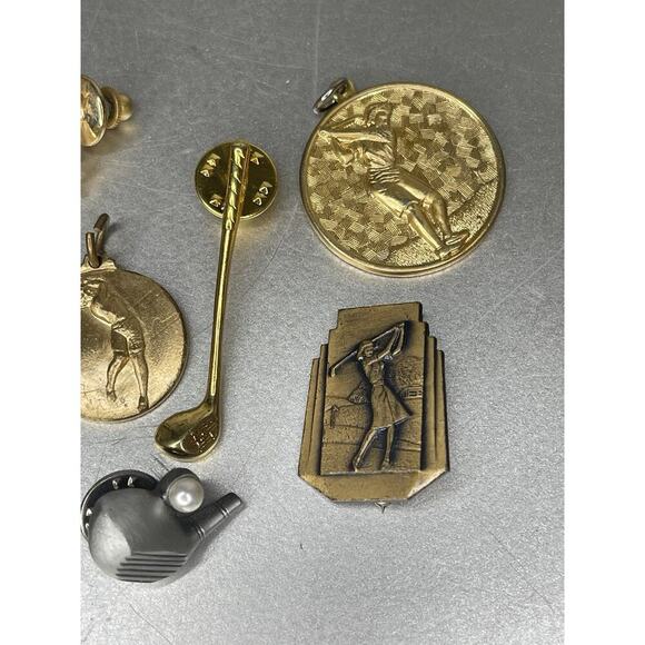 Lot of 9 Vintage Golf Club Pinback Pins Brooches Tie Clip Tac Gold-Tone - Picture 2 of 9